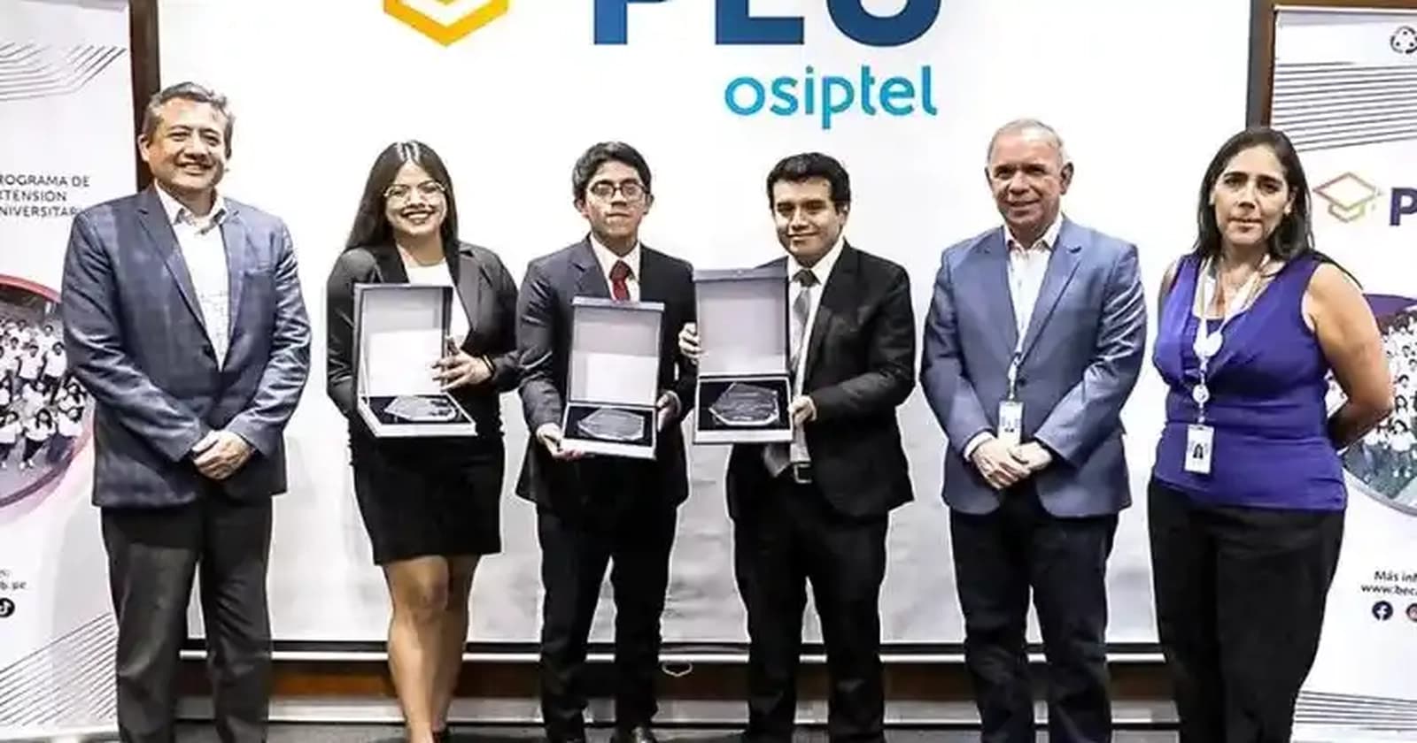 ¿Cómo es el proceso de admisión para el Programa de Especialización (PEU) de OSIPTEL?