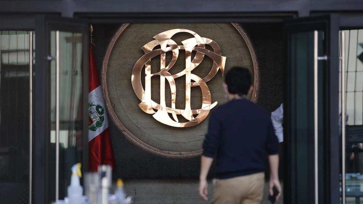 ¿Cómo controla el BCRP la inflación y el sistema financiero?