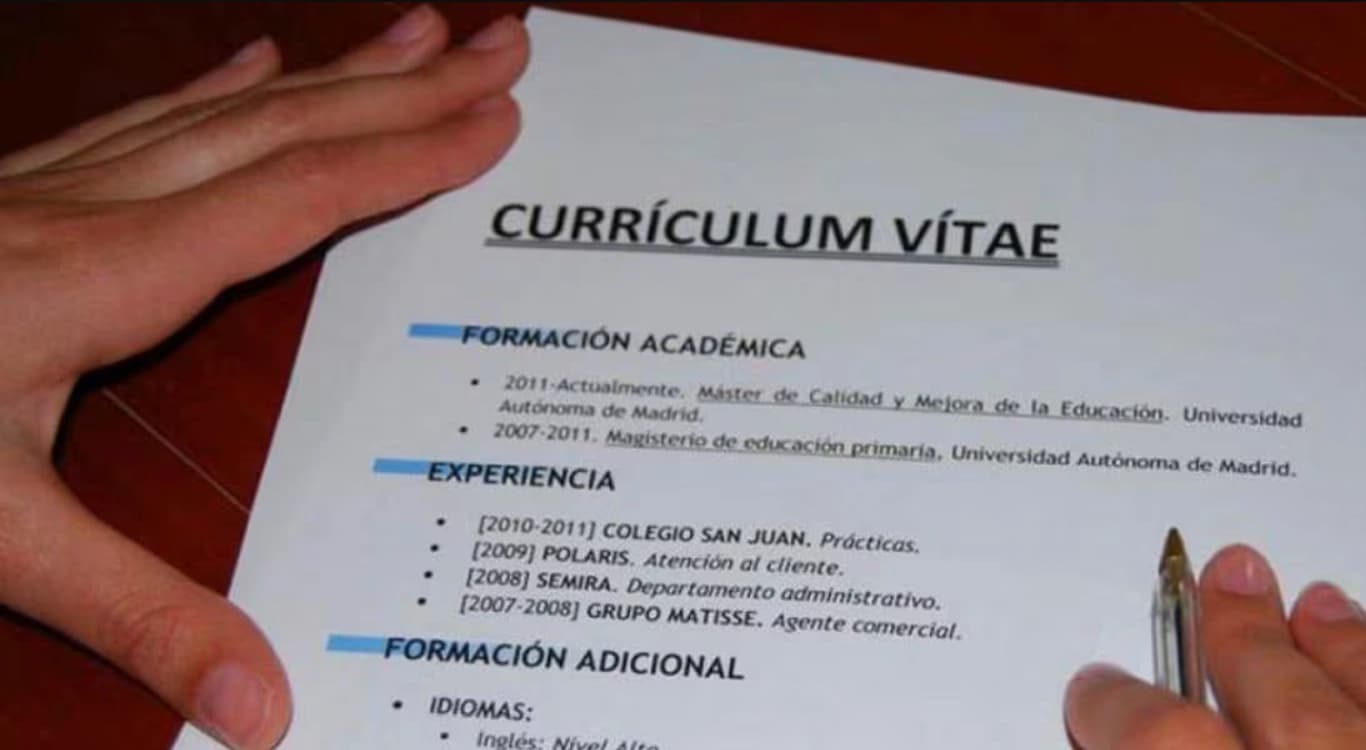 CV Académico vs. CV Profesional: Por qué no debes enviar el mismo documento